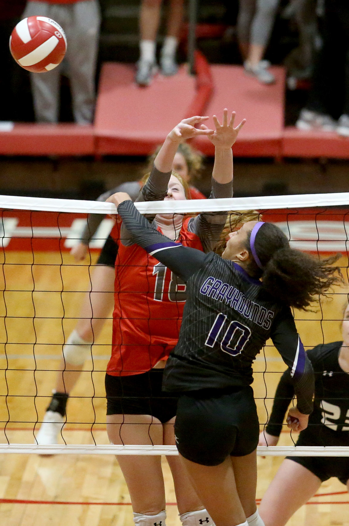110419-qct-spt-ns-vball-013